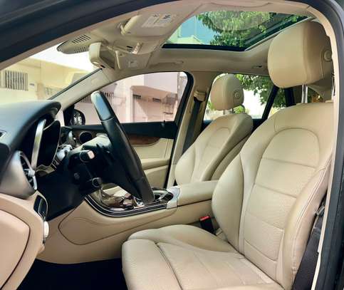 Mercedes Glc 300 image 9