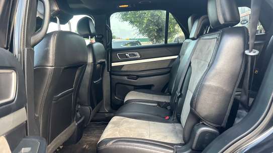 FORD EXPOLORER venant image 15