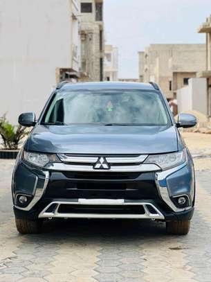 Mitsubishi Outlander SEL image 2
