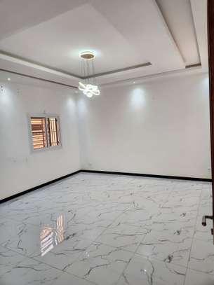 Villa R+1 à louer Mbao image 5