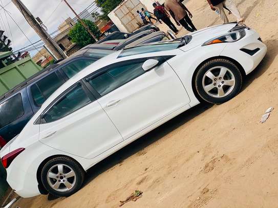 Hyundai Elantra image 4