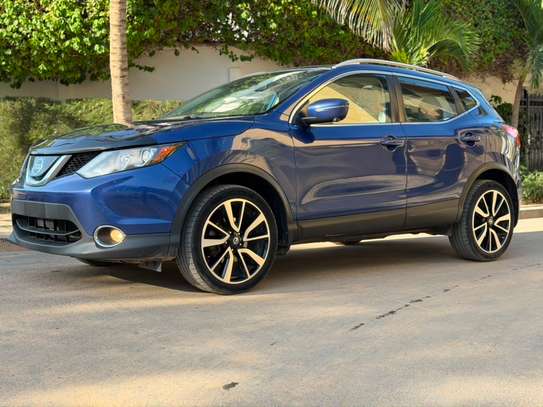 Nissan Qashqai SUV compact bleu faible kilométrage image 4