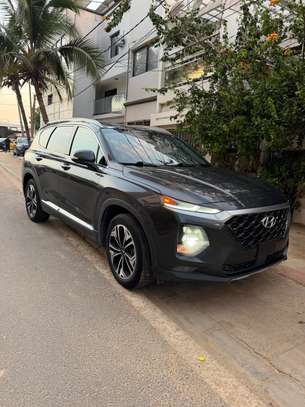 Hyundai Santefe image 5