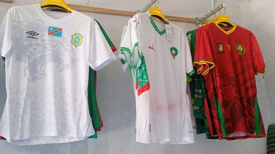 Vente de maillots et articles de sport image 5