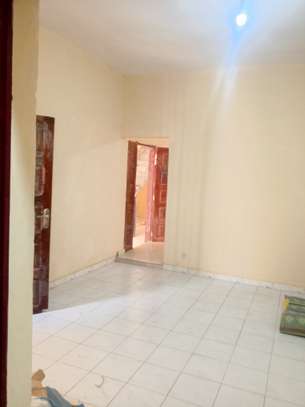 32000000 image 3