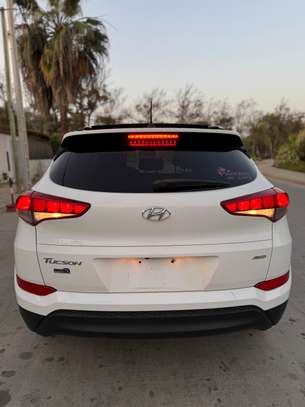 Hyundai Tucson 2.0 image 11