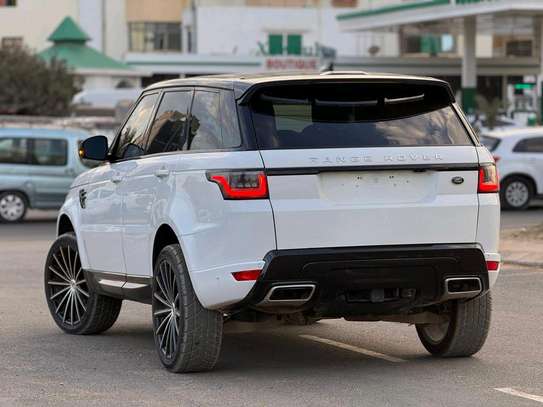 Range Rover image 6