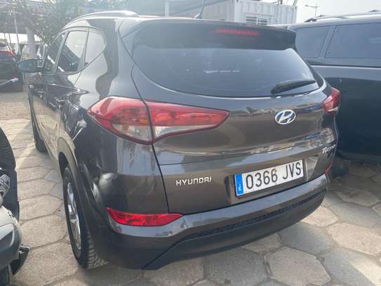 Hyundai Tucson image 3