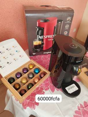 Machine à café Nespresso. image 4