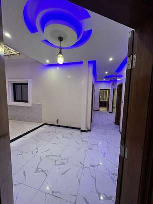 LUXUEUX APPARTEMENT T4 image 9