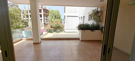 MAGNIFIQUE APPARTEMENT DEUX CHAMBRES A MERMOZ FACE A LA MER image 5