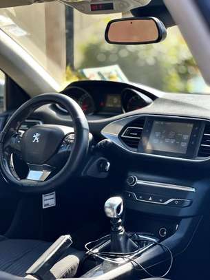 Peugeot 308 image 6