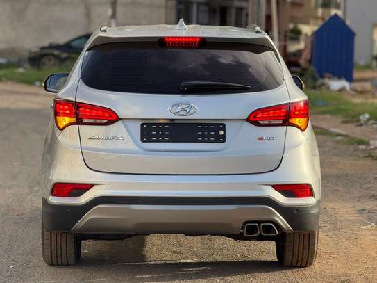 Hyundai SantaFe 2017 image 2