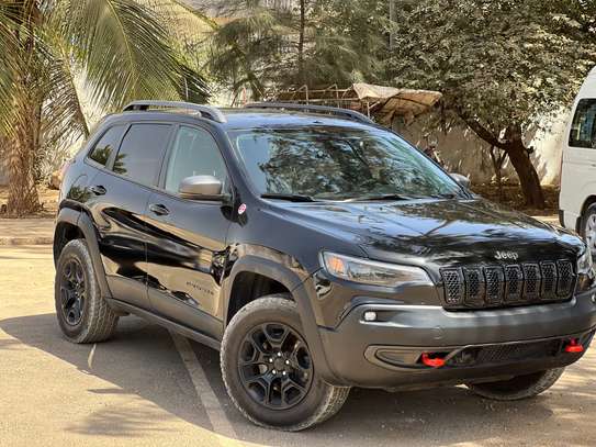 Jeep Cherokee 2019 image 1