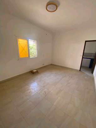 À LOUER Yoff ocèan Un appartement de type F4 RDC image 11