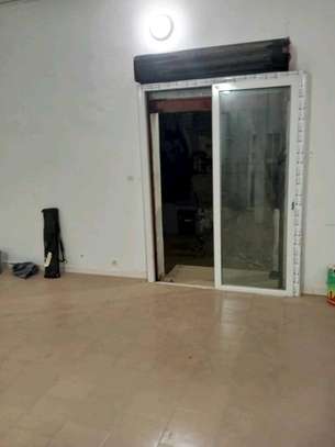 Magasin à louer à la cité Biagui Yoff image 1