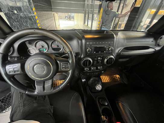 Jeep Wrangler Unlimited diesel en excellent état image 5
