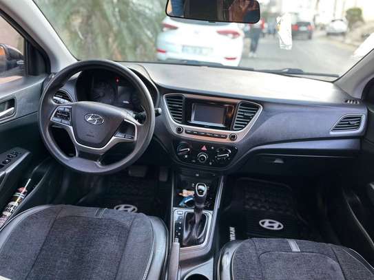 Hyundai accent image 8