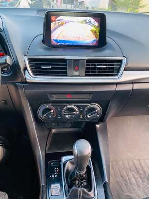 MAZDA 3 2018 image 6