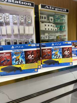 Play station 4 slim scellei image 1
