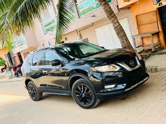 Nissan Rogue 2017 image 2