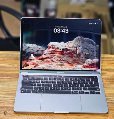 MacBook Pro Touch bard 2019 image 3