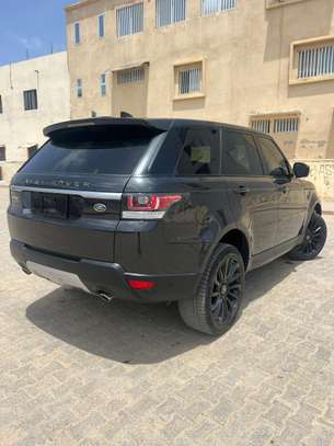 Range Rover sport image 3