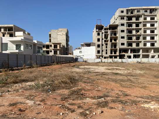 Terrain commercial au Almadies  idéal pour projet immobilier image 1