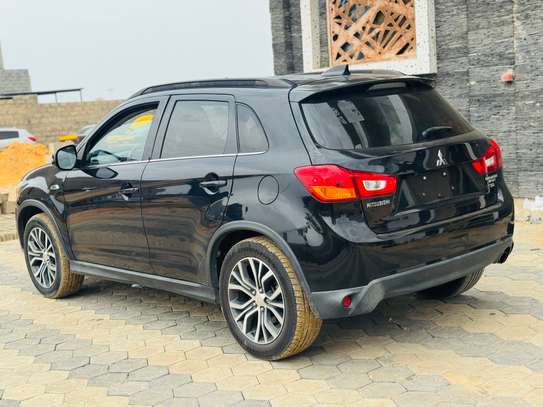 Mitsubishi Outlander image 4