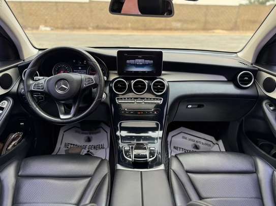 Mercedes benz glc 220 D 2018 image 13