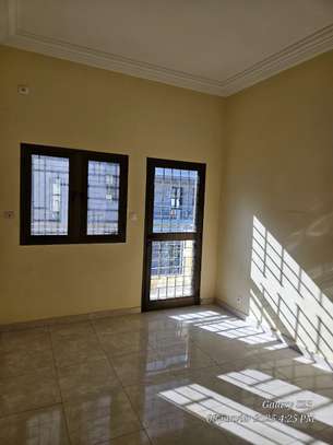 APPARTEMENT A OUEST FOIRE image 1