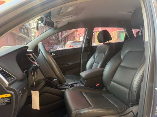 Hyundai tucson image 7