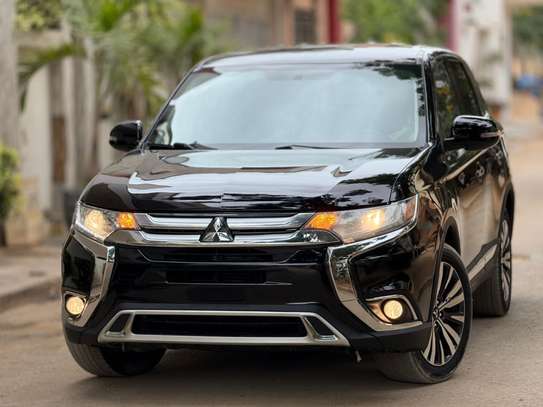 Mitsubishi Outlander 2019 venant 7 places 4 cylindres image 4