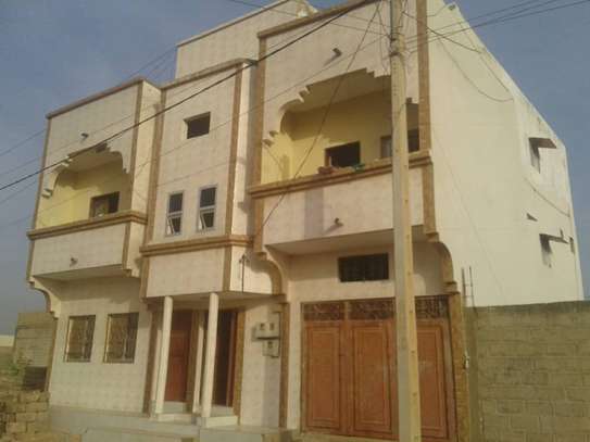 Villa R +2 a vendre a Noflay image 1