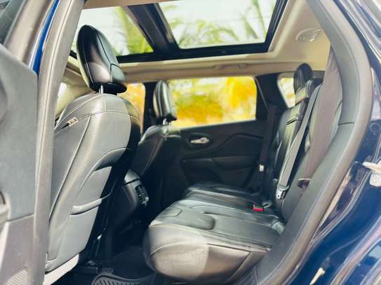 Jeep Cherokee 2016 full options image 5