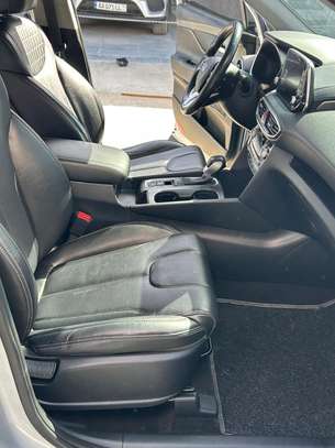 Hyundai Santa Fe essence 4WD nouveau modèle image 6
