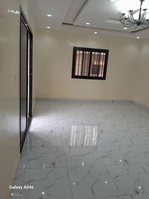 APPARTEMENT 3 CHAMBRES SALON A LOUER A ZAC MBAO image 3
