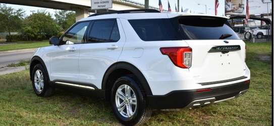 Ford Explorer XLT 2020 image 2
