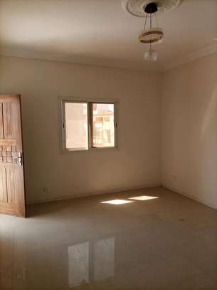Mermoz appartement neuf de type F3 à louer image 6