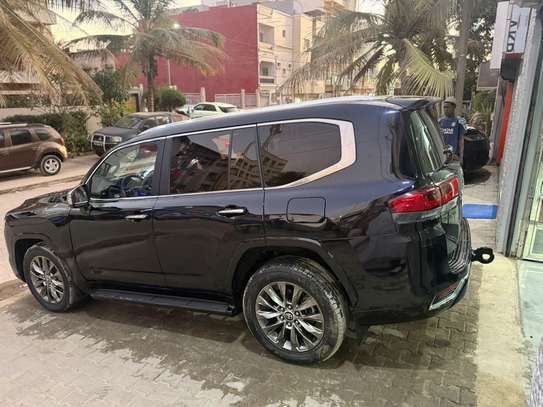Toyota Land cruiser VXR 2024 image 8