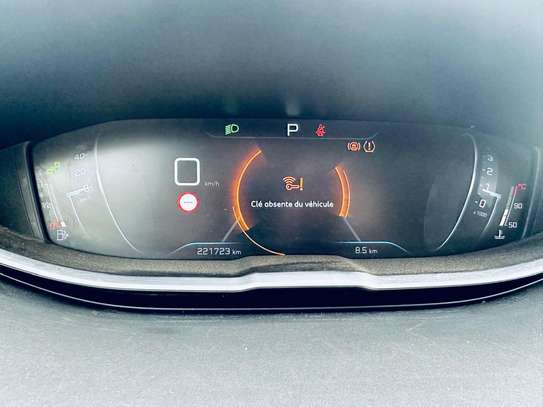 Peugeot 3008 GT 2018 image 13