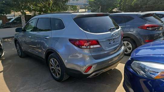Hyundai Santa Fe 2017 image 2