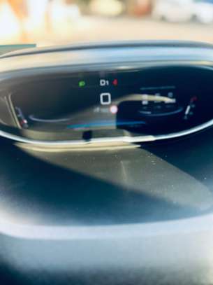 Peugeot 3008 2018 image 12