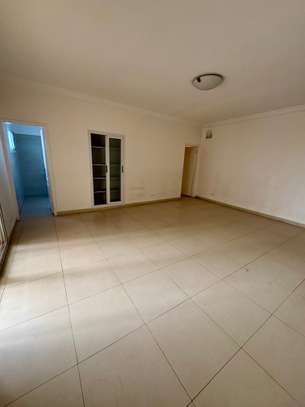 Appartement à louer Sipres 1 en face hypermarché exclusif image 7
