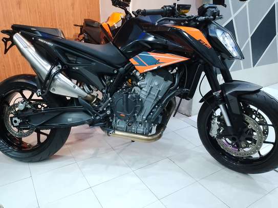KTM 890 duke image 10