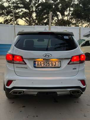 Hyundai Santafé image 4
