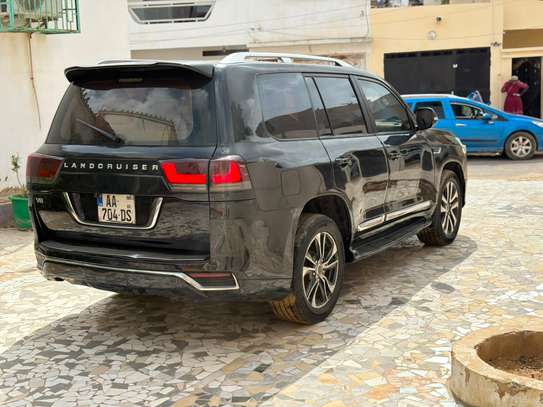 Toyota land cruiser V8 image 4