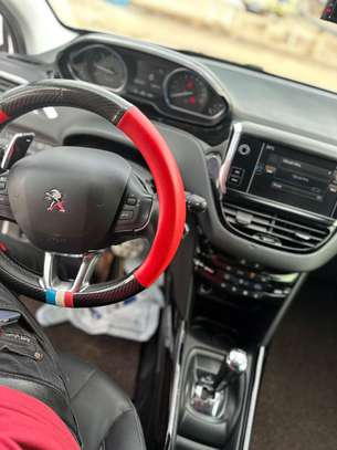 PEUGEOT 2008 image 6