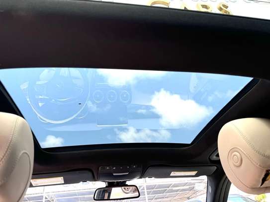 Mercedes-Benz GLC300 image 11