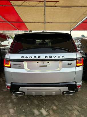 RANGE ROVER SPORT HST 2020 image 6